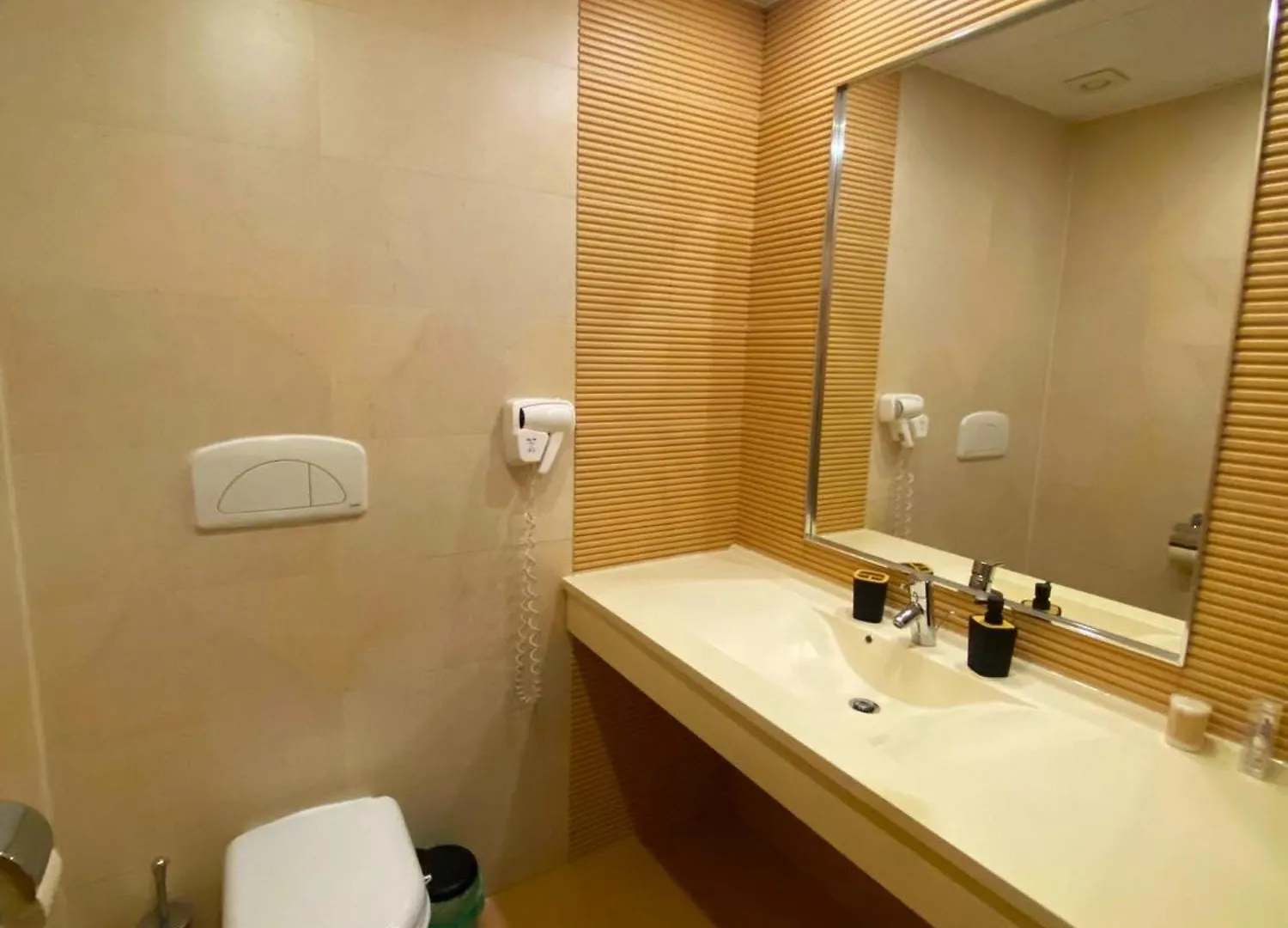 Yamaluxe Apartments - Modern & Spacious With Beautifull View Bucharest 0*,  Romania